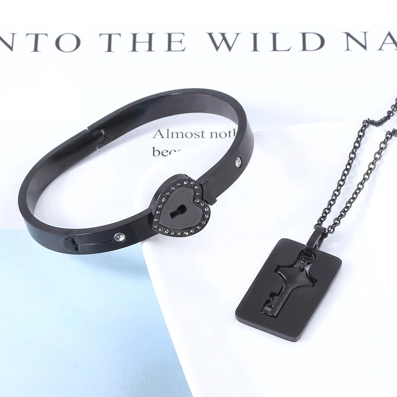 Ensemble de bijoux ras du cou avec bracelet en forme de cœur noir, pendentif clé en acier inoxydable, collier pour femmes et hommes, amoureux, cadeau de Saint-Valentin