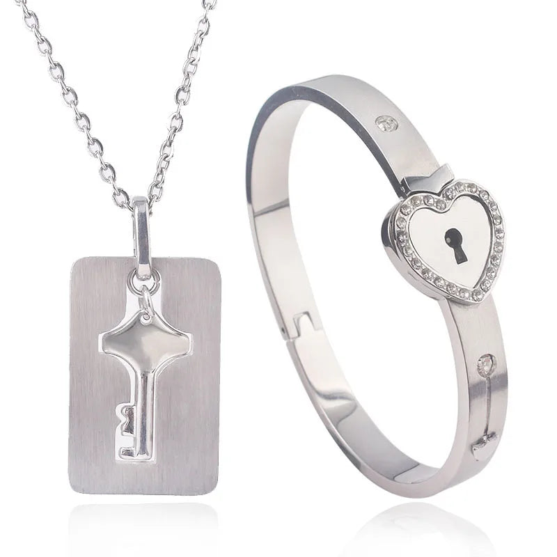 Ensemble de bijoux ras du cou avec bracelet en forme de cœur noir, pendentif clé en acier inoxydable, collier pour femmes et hommes, amoureux, cadeau de Saint-Valentin