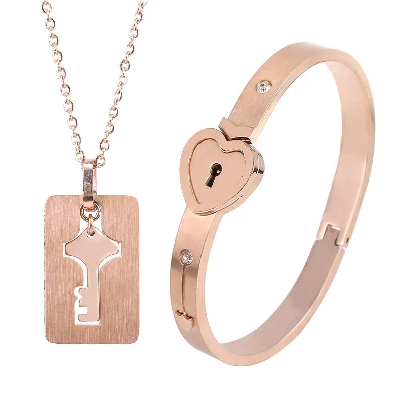 Ensemble de bijoux ras du cou avec bracelet en forme de cœur noir, pendentif clé en acier inoxydable, collier pour femmes et hommes, amoureux, cadeau de Saint-Valentin