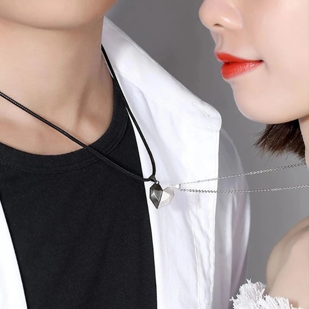 Collier pendentif couple simple de bonne qualité électrocardiogramme, cœur magnétique, collier pendentif épissage cadeau de Saint Valentin