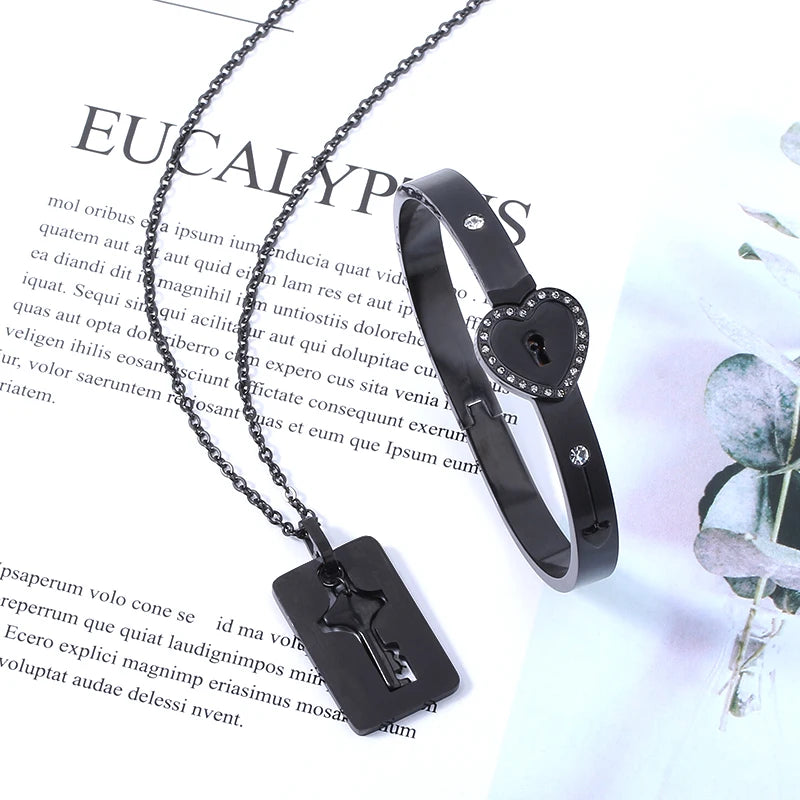 Ensemble de bijoux ras du cou avec bracelet en forme de cœur noir, pendentif clé en acier inoxydable, collier pour femmes et hommes, amoureux, cadeau de Saint-Valentin